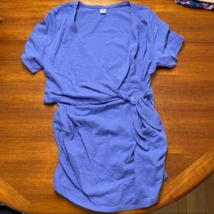 Old Navy maternity / nursing top tie front v-neck